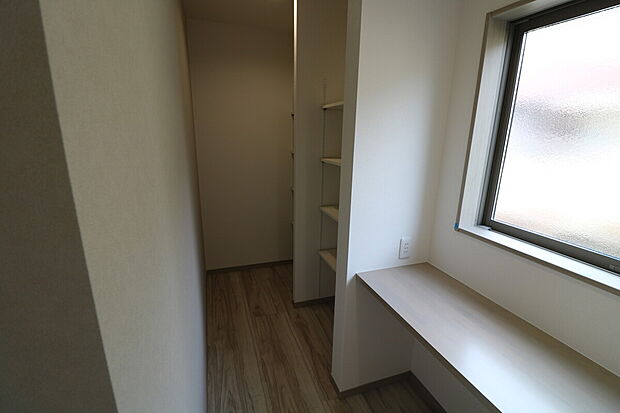 【1号棟　パントリー】