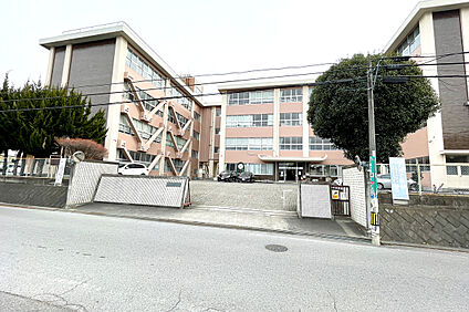 宇都宮市立陽東中学校 2200m(徒歩28分)