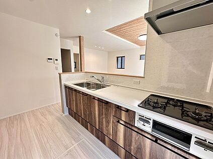 【2号棟　キッチン】