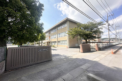 宇都宮市立豊郷中学校 2300m(徒歩29分)