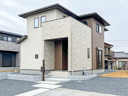 【7号棟　外観】