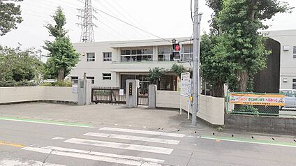 鴻巣市立箕田小学校 450m(徒歩6分)
