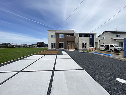 【3号棟　駐車場＋庭】