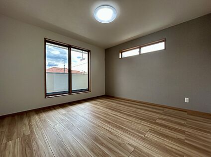 【1号棟 主寝室】