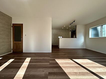 【1号棟 リビング】