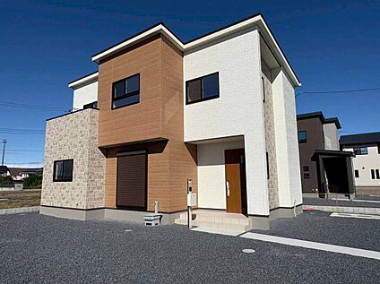 【18号棟　外観】