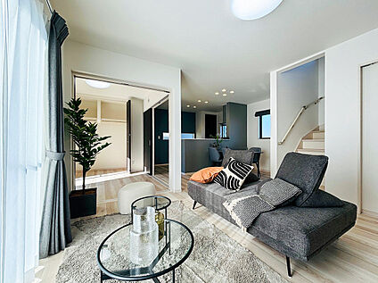 【4号棟LDK　CG家具設置イメージ】