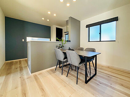 【8号棟　キLDK】