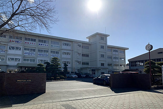 伊勢崎市立第一中学校