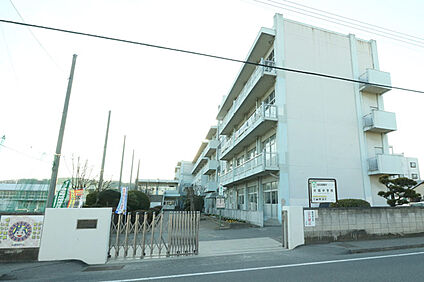 高崎市立片岡中学校 徒歩1000m