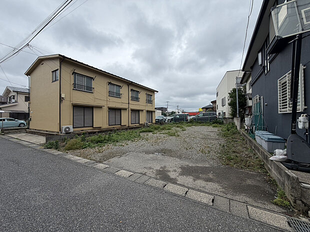 【2026.6.21　販売現地】　20帖のLDKには5.25帖の洋室が隣接しており、一体利用することで25帖超の広々とした空間に。心地よい空間で、ゆったりと家族団欒のひとときをお過ごしいただけます。