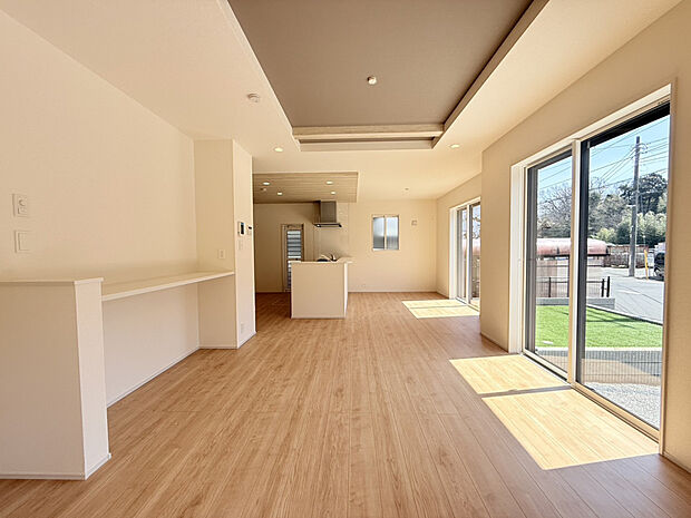 【【リビングダイニング】】リビング・ダイニングを区分けして家具を配置しやすいレイアウト。