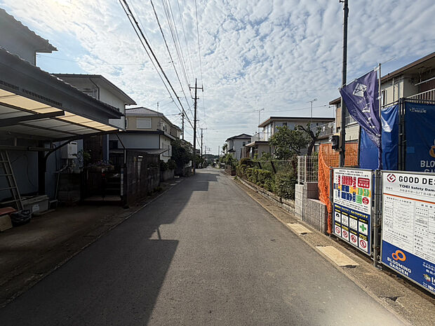 【【2026/8/2　前面道路　約5.0m】】南道路で一日中暖かい陽射しが差し込む限定1邸です。