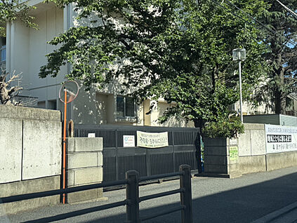 鎌ヶ谷市立鎌ヶ谷中学校 789m