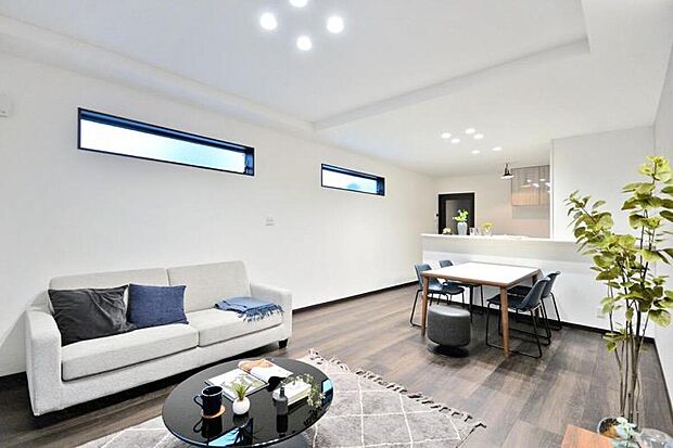 【本分譲地に建築可能な建物プラン例】
全体をモノトーンのカラーリングでまとめることで落ち着いた印象になり、さまざまなインテリアと調和します。《分譲地外、建物面積101.25m2、建物価格1684万円》