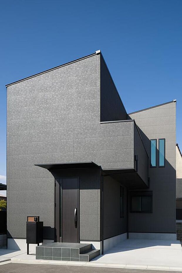 【【外観写真】】1階洋室4部屋は、ライフスタイルにあわせて使い分けが可能な振り分けタイプ。主寝室や子ども部屋、書斎など、ライフスタイルに合わせて多用途に活用可能です。