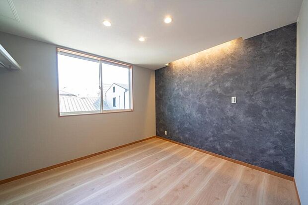 【【本分譲地に建築可能な建物プラン例】】間接照明を設けた寝室は、少し照明を落とし、ホテルのような雰囲気でリラックスして過ごすことができます。《分譲地外、建物面積83.43m2、建物価格1518万円》