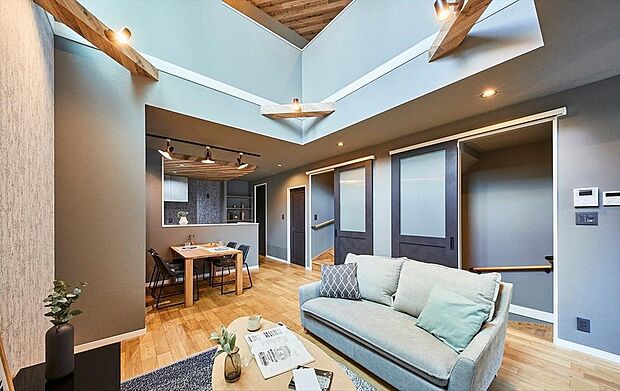 【【本分譲地に建築可能な建物プラン例】】グレーをベースに、チェッカーガラスの扉や随所にあしらったホワイトのラインがアクセントになった上品なお洒落空間。《分譲地外:建物面積102.86m2、建物価格2145万円》