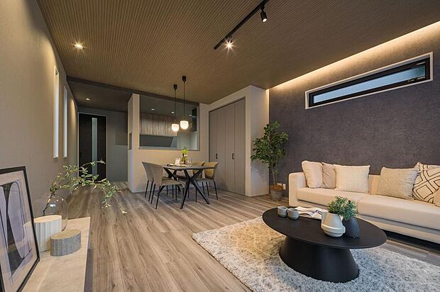 【【本分譲地に建築可能な建物プラン例】】約18.7帖のゆとりあるLDK。3面採光が叶う、光と風を感じる住空間です。扉付きの収納を設けています。《分譲地外:建物面積96.59m2、建物価格2032万円》