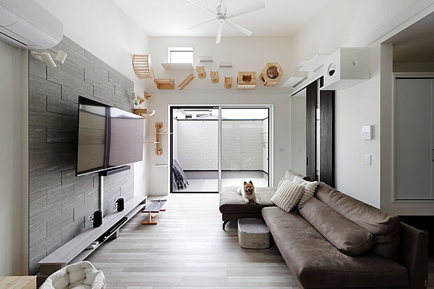 設計から施工・アフターメンテナンスまで自社一貫で完結!スタッフ間のコミュニケーションは社内で完結するのでスピーディな対応が可能です。暮らしが始まった後にもお気軽にご相談いただけます。