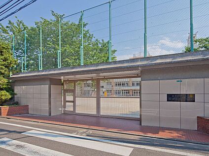 練馬区立開進第三小学校 540m