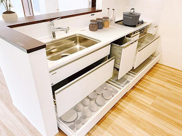 【【キッチン】プラン例】■食洗器・浄水器搭載のシステムキッチン！対面式ならリビングが見えて安心！