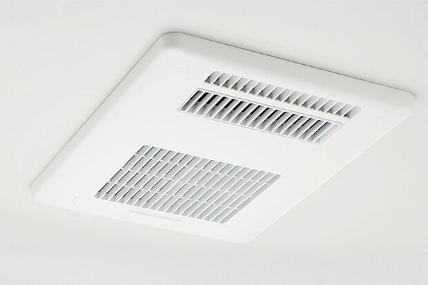 【【換気乾燥暖房機(100V)】】暖房機能が冬場に起こりやすいヒートショックを防いでくれます。また、効率的に乾燥できる「風乾燥モード」を採用しました。