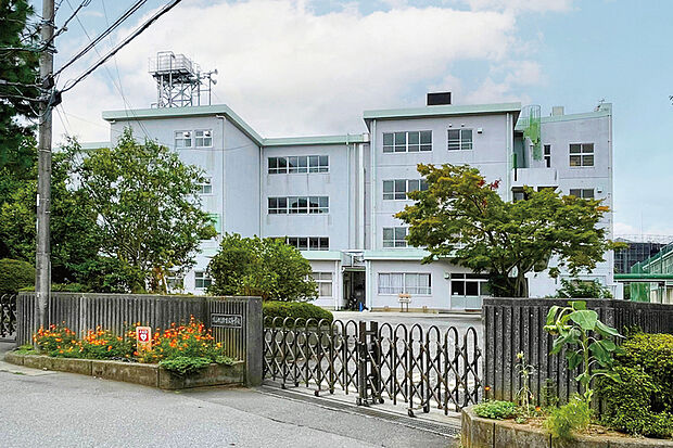 流山市立常盤松中学校(通学区域)（現地より徒歩17分）