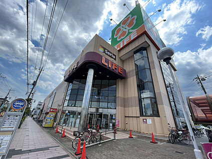 ライフ竹の塚店 700m