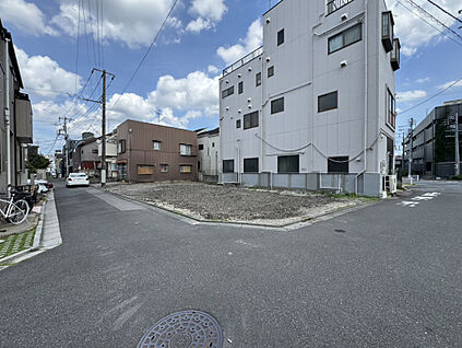 販売現地