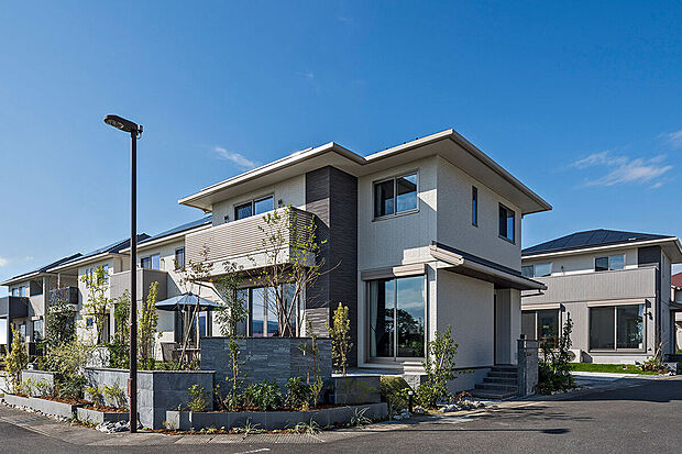 区画整理地内、電線地中化エリアに誕生する鉄骨ラーメン構造の堅牢な住まい