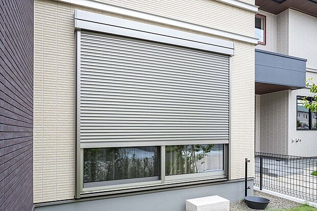 【電動シャッター】※一部掃き出し窓に設置