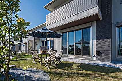 大空広がり開放感あふれる「プライベートガーデン」