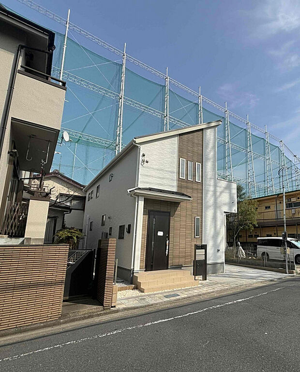 太陽光パネル搭載のデザイン住宅　