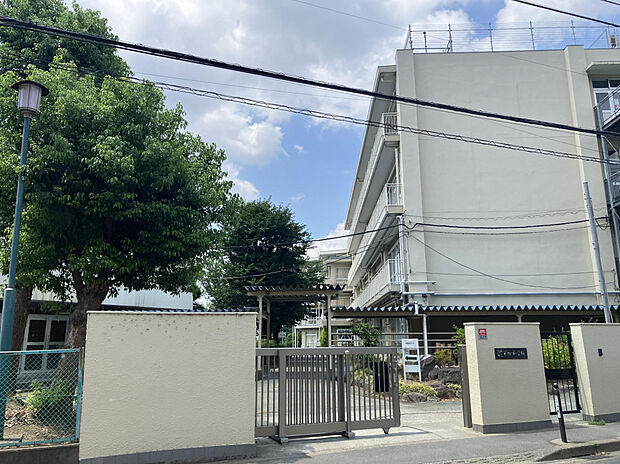 市立第四中学校（約900m）