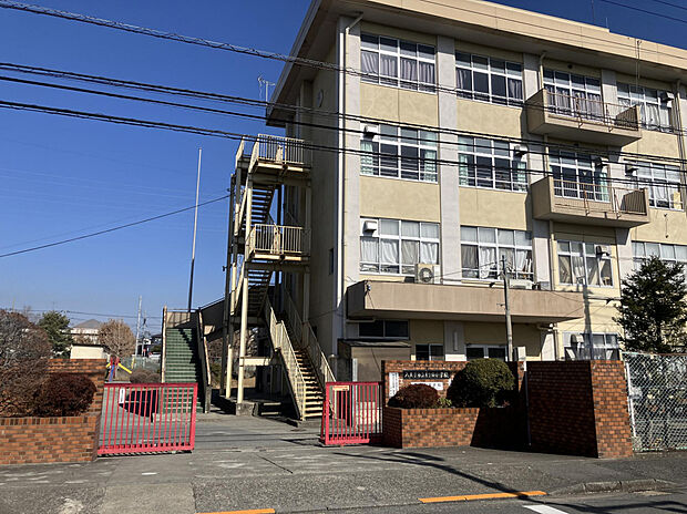 市立椚田小学校（約110m）