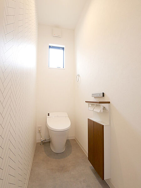 【BV42曽根19号地】１階トイレ