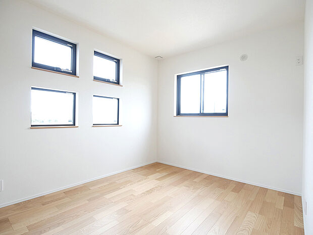 【【BV5尾上町今福7号地】洋室】2階洋室・2方向窓で明るく風通しもうれしい!