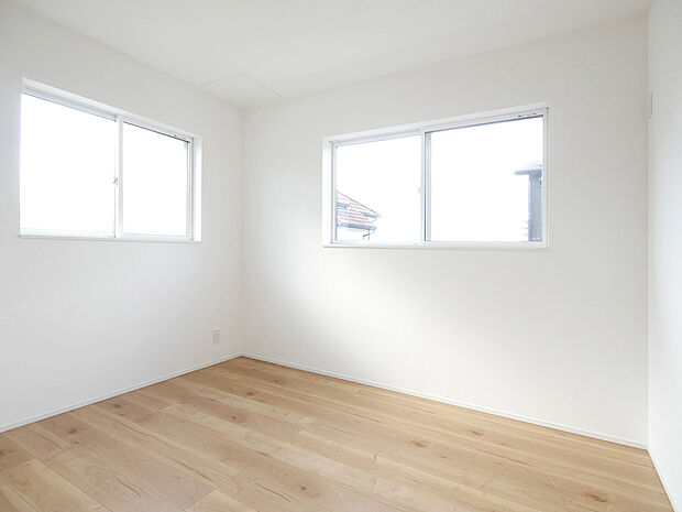 【【BV2加古川町備後7号地】2階洋室】2階洋室・2方向窓で明るく風通しもうれしい!
