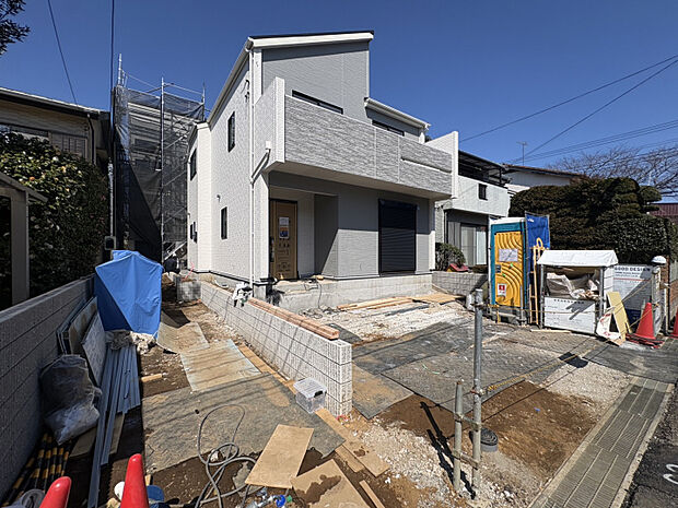 手前から1号棟、2号棟　