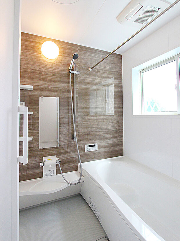 【【施工例】バスルーム】防水性能に優れているため、内部結露やカビのリスクも大幅に軽減。癒やしの空間を大事にします。