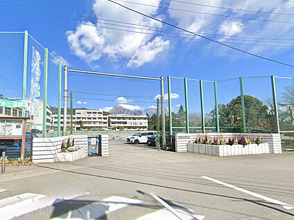 中野中学校 650ｍ(徒歩約9分)