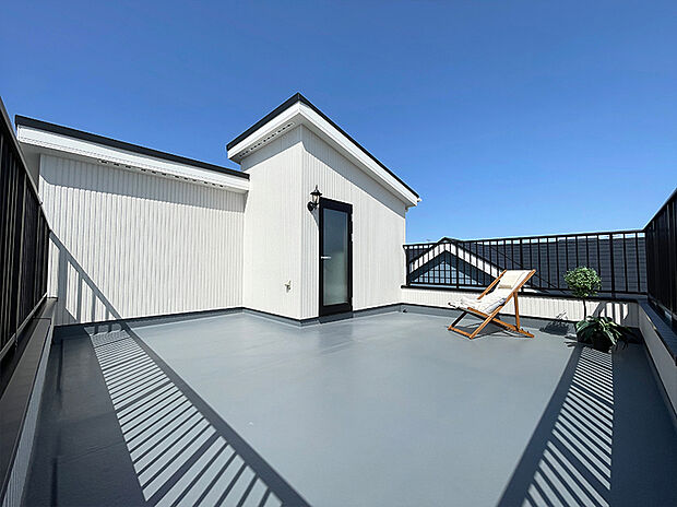 【［施工例］ルーフバルコニー】広々使える約6帖のルーフバルコニー！ガーデニングやお家キャンプにピッタリな空間です。