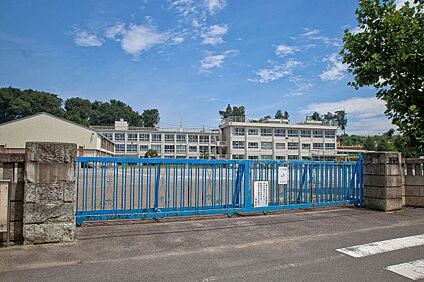 狭山市立水富小学校 1210m