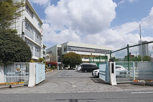 春日部中学校(通学区域)(現地より徒歩24分)