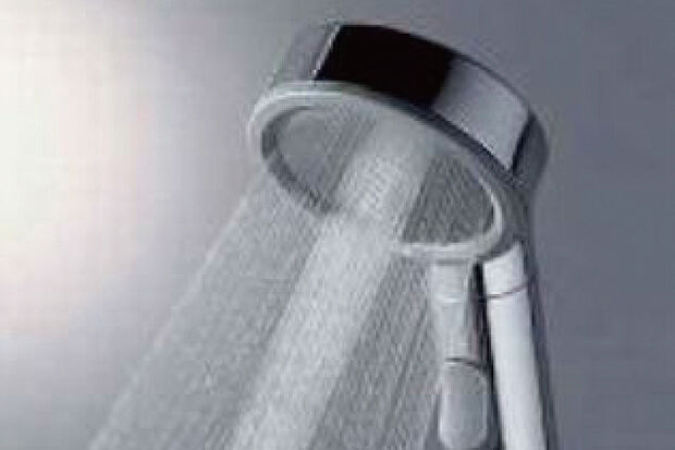 【【W水流シャワー(メタルワンタッチ)】】シャワーの穴の加工を工夫したWの水流で、快適な浴び心地と節水を実現。こまめに止水操作ができるスイッチ付きです。