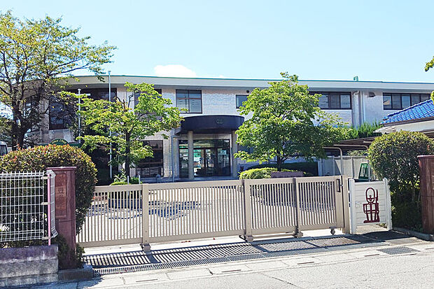 【認定こども園とよはるこども学園】（現地より徒歩4分）