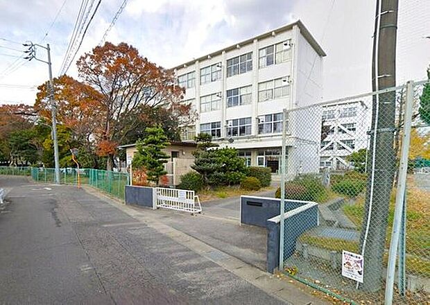 小牧市立応時中学校（約900m）