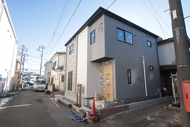 【前面道路含む外観写真】2025.12.26現在