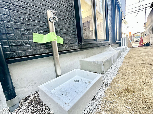 【【外観:水栓】】便利な外水栓♪